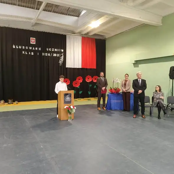 Ślubowanie klas pierwszych w Zespole Szkół Technicznych w Kartuzach