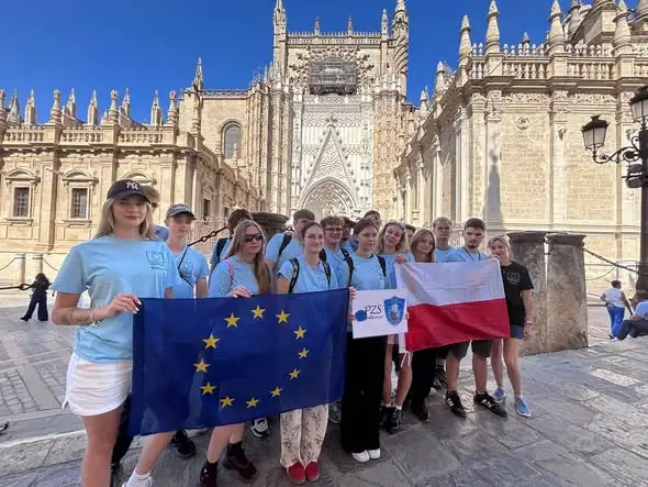 Erasmus+ w Sewilli: uczniowie Technikum w Przodkowie odkryli Andaluzję
