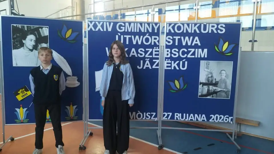Uczniowie z Sierakowic na konkursie literackim w języku kaszubskim